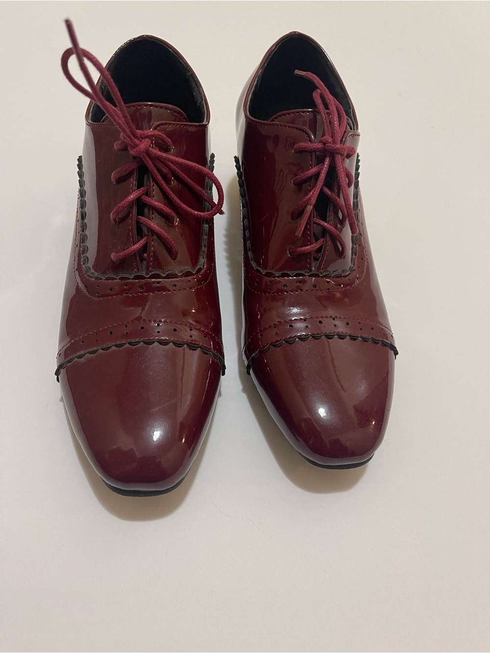 Women's Burgundy Patent Lace-Up Heeled Oxfords